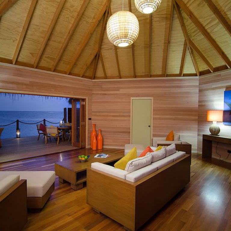 content/hotel/Mirihi Island/Accommodation/2 Bedroom Overwater Suite/MirihiIsland-Acc-2BOverwaterSuite-10.jpg